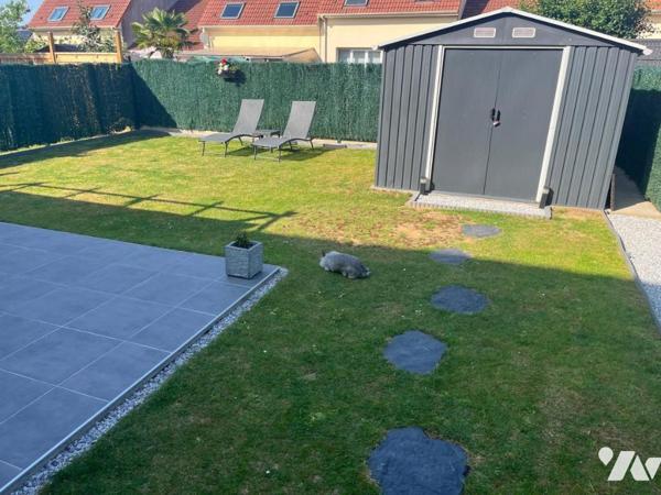 Maison avec 4 chambres, garage, jardin