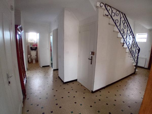 Lescure D Albigeois . Maison de 259 m²