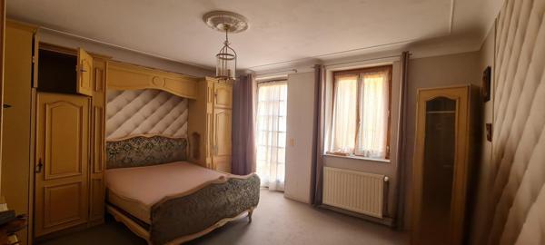 Maison ancienne avec dépendances et son parc arboré