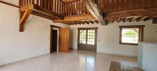 Maison ancienne avec dépendances et son parc arboré