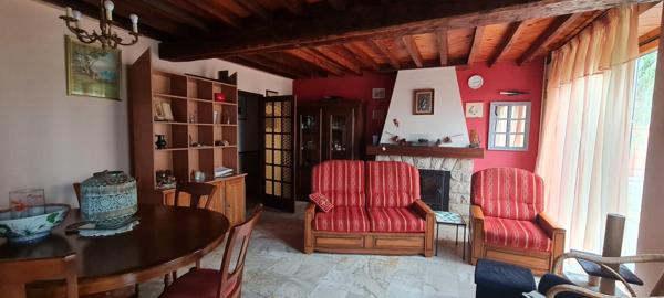 Maison ancienne avec dépendances et son parc arboré