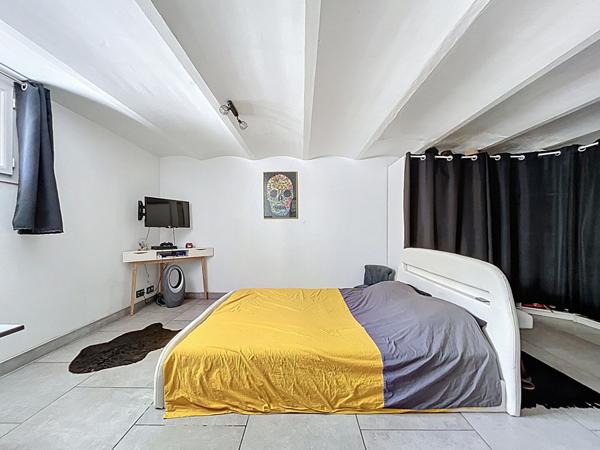 EXCLUSIVITE - MAISON EN PIERRE DE 129 M² SUR 900 M² DE TERRAIN