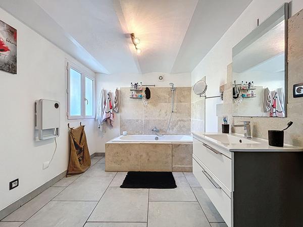 EXCLUSIVITE - MAISON EN PIERRE DE 129 M² SUR 900 M² DE TERRAIN