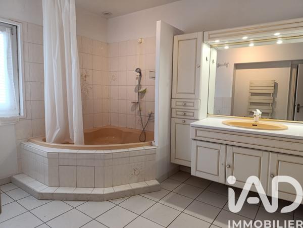 Maison à vendre 6 pièces 252 m² Louviers