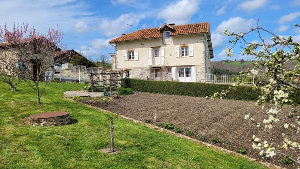 Maison avec jardin vue panoramique