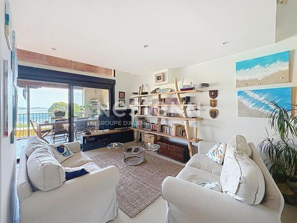 Maison vigneronne atypique entièrement rénovée 9 pièces de 185 m2 avec vue exceptionnelle sur l'étang de Bages