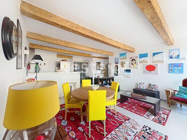 Maison vigneronne atypique entièrement rénovée 9 pièces de 185 m2 avec vue exceptionnelle sur l'étang de Bages