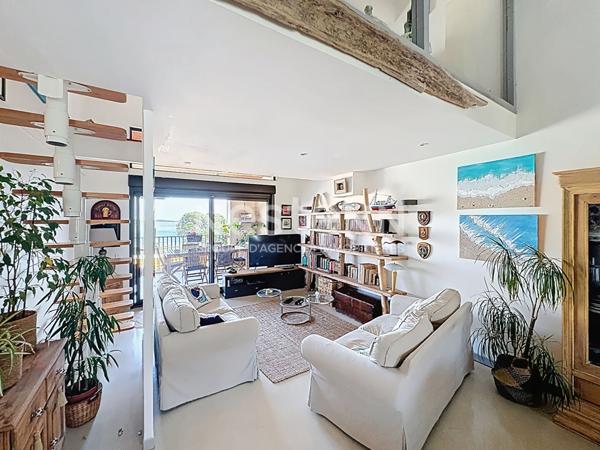 Maison vigneronne atypique entièrement rénovée 9 pièces de 185 m2 avec vue exceptionnelle sur l'étang de Bages