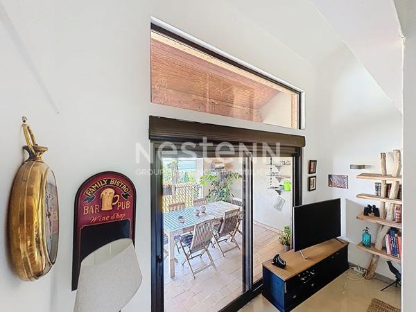 Maison vigneronne atypique entièrement rénovée 9 pièces de 185 m2 avec vue exceptionnelle sur l'étang de Bages