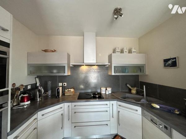 Montélimar, appartement au dernier étage 116.47m2 hab env., double garages.