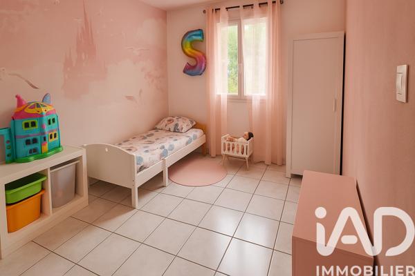 Maison à vendre 4 pièces 97 m² Saint-Pantaléon-de-Larche