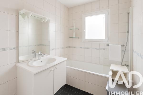 Maison à vendre 4 pièces 97 m² Saint-Pantaléon-de-Larche