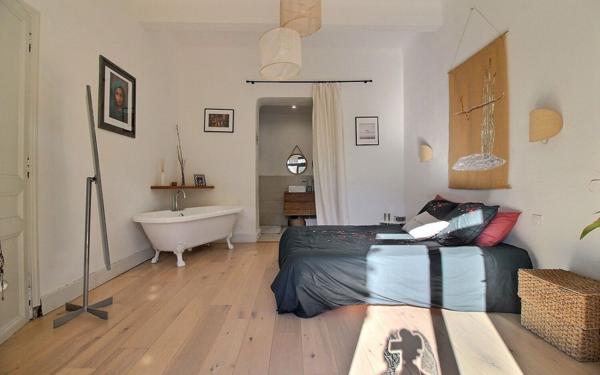 Appartement à vendre    4 pièces • 106 m2 Marseille 10