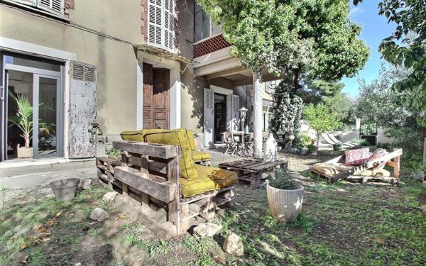 Appartement à vendre    4 pièces • 106 m2 Marseille 10