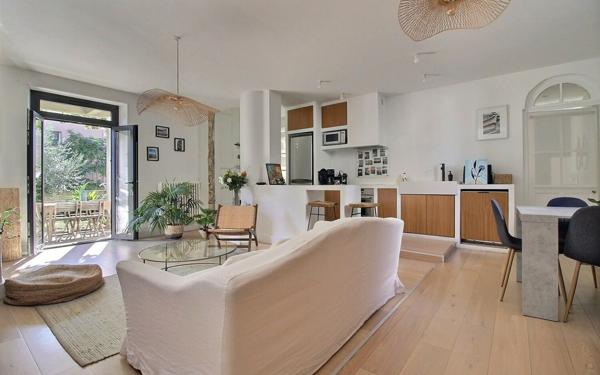 Appartement à vendre    4 pièces • 106 m2 Marseille 10