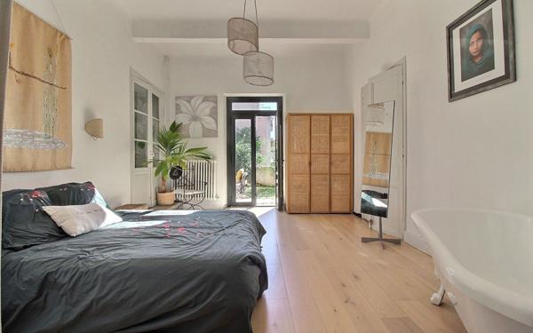 Appartement à vendre    4 pièces • 106 m2 Marseille 10