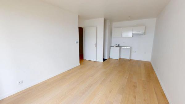 Location                                                      Appartement
                        
                     2 pièces                      42 m2                     à Ferrières-en-Brie