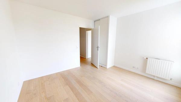 Location                                                      Appartement
                        
                     2 pièces                      42 m2                     à Ferrières-en-Brie
