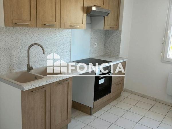 Location Appartement 4 pièces 76.57 m² - PLACE JEAN MOULIN Bouc Bel Air 13320