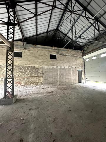 Bâtiment / Entrepôt - PROCHE DE REIMS