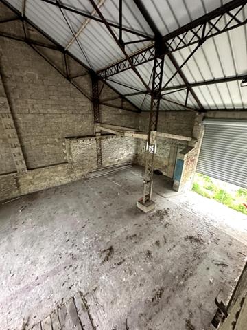 Bâtiment / Entrepôt - PROCHE DE REIMS