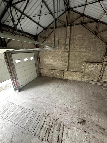 Bâtiment / Entrepôt - PROCHE DE REIMS