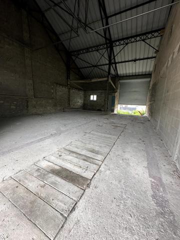 Bâtiment / Entrepôt - PROCHE DE REIMS