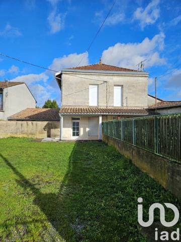 Maison de village 12 pièces de 264 m² à Guîtres (33230)