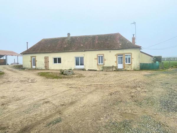 Corps de ferme avec maison de 94 m² et 5.1 ha de pré