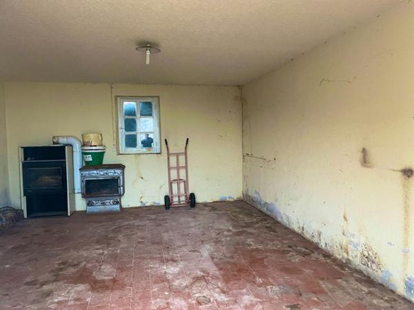 Corps de ferme avec maison de 94 m² et 5.1 ha de pré