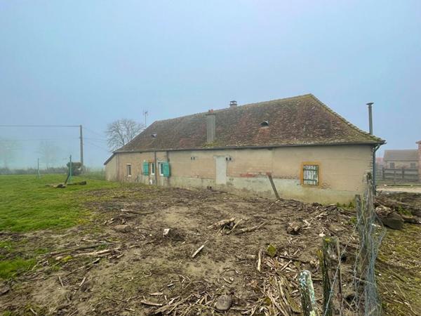 Corps de ferme avec maison de 94 m² et 5.1 ha de pré