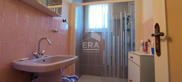 Maison située  à GOUX, 240 m² sur un terrain de plus de 11 000 m² entièrement clos.