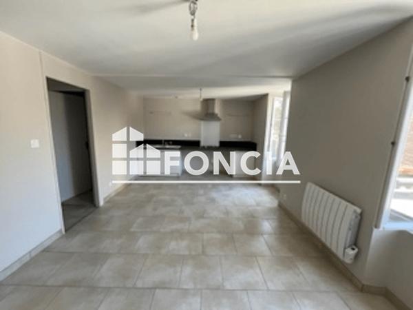 Location Maison 3 pièces 71.96 m² - 6 PLACE SADI CARNOT St Claud 16450