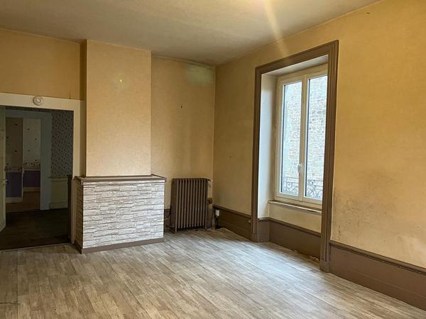 immeuble de caractère en pierre-270m²-fort potentiel locatif