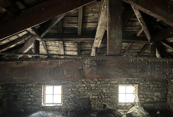 immeuble de caractère en pierre-270m²-fort potentiel locatif