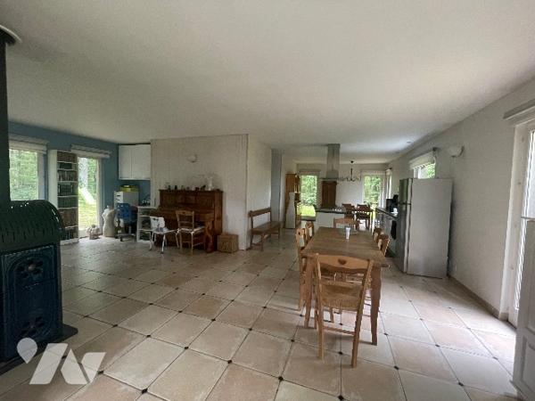 Maison type chalet écologique au cœur des bois