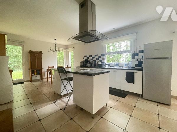 Maison type chalet écologique au cœur des bois