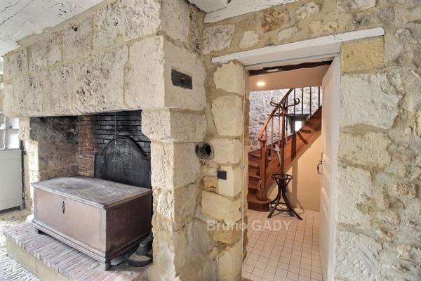 Maison de village avec piscine chauffée, proche Lalinde