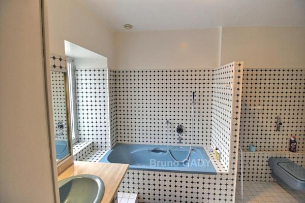 Maison de village avec piscine chauffée, proche Lalinde