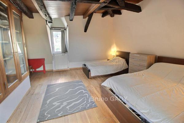 Maison de village avec piscine chauffée, proche Lalinde