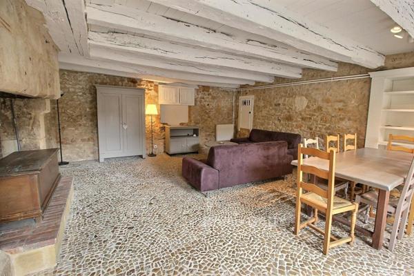 Maison de village avec piscine chauffée, proche Lalinde