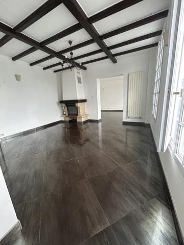 3 pièces - 2 chambres - 71 m² + grenier 18 m² à aménager - 2/2 étage