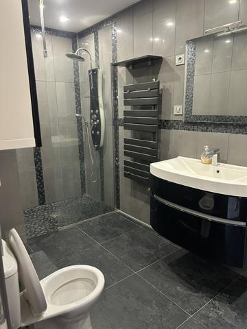 3 pièces - 2 chambres - 71 m² + grenier 18 m² à aménager - 2/2 étage