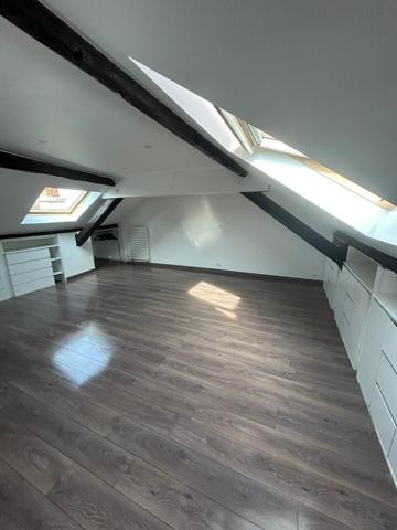 3 pièces - 2 chambres - 71 m² + grenier 18 m² à aménager - 2/2 étage