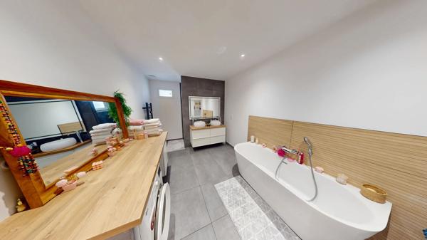 A VENDRE Maison de ville exceptionnelle MANDUEL P8