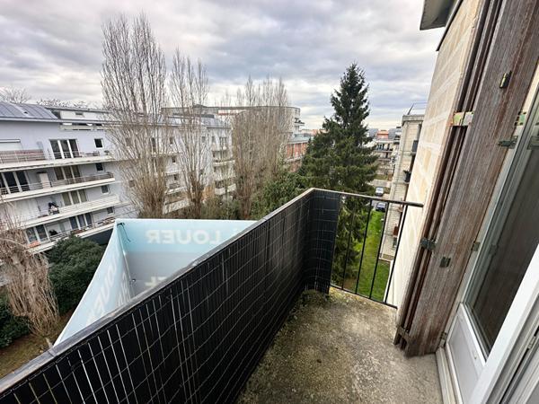 Appartement 1 pièce à louer à Combs-la-Ville - Exclusivité Guy Hoquet