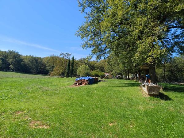 Situé sur la commune de MARTIEL à 15mn de Villefranche de Rouergue et à 5mn de Memer.