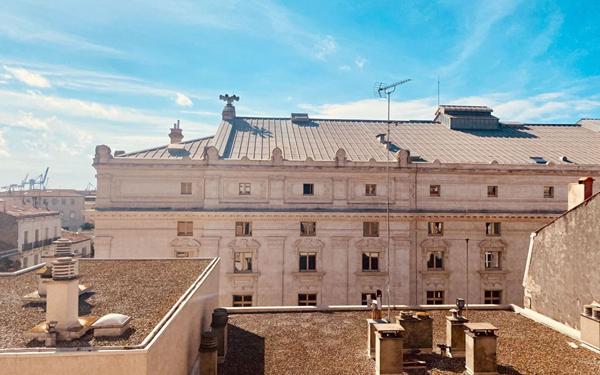 Appartement à vendre    5 pièces •  Sète