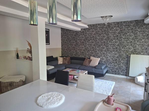 Bel appartement avec terrasse proche centre-ville!