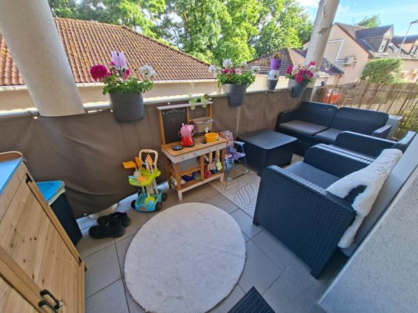 Bel appartement avec terrasse proche centre-ville!